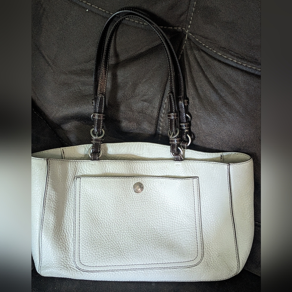 Coach White pebble leather shoulder bag